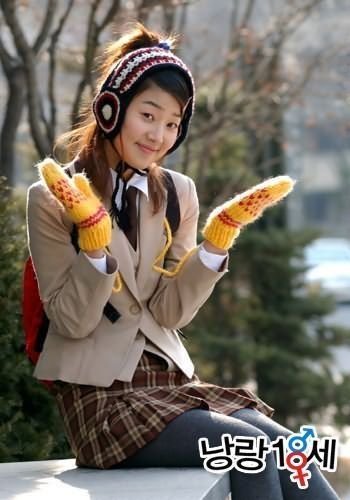 鹿晗《我去上學啦》花絮照曝光 易烊千璽宋慧喬吳亦凡等明星校服照盤點【組圖】