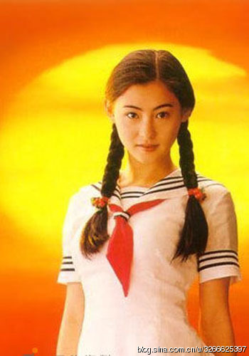 鹿晗《我去上學啦》花絮照曝光 易烊千璽宋慧喬吳亦凡等明星校服照盤點【組圖】