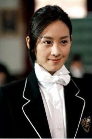 鹿晗《我去上學啦》花絮照曝光 易烊千璽宋慧喬吳亦凡等明星校服照盤點【組圖】