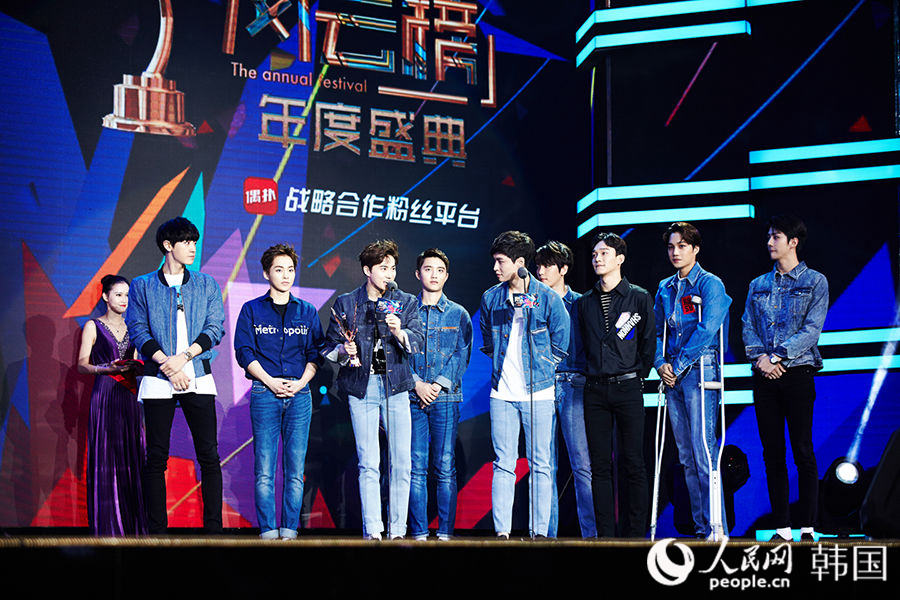 音樂風云榜SM娛樂成四冠王 EXO師弟團NCT U出道首秀【組圖】
