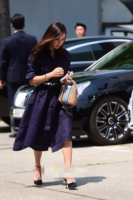 韓星金廷恩婚禮唯美浪漫 高小英等好友送祝?！窘M圖】