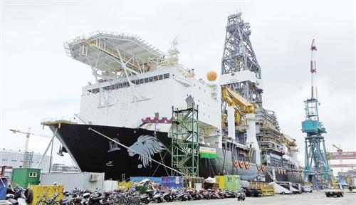 圖為韓國現代重工完工交付的海上原油生產儲油船。 本報記者 楊 明攝