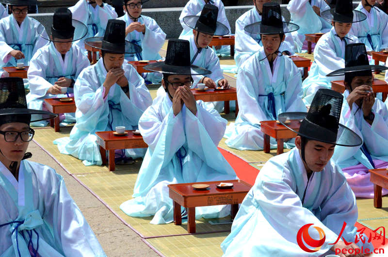 實拍韓國傳統成人禮 女生及笄男生加冠【組圖】