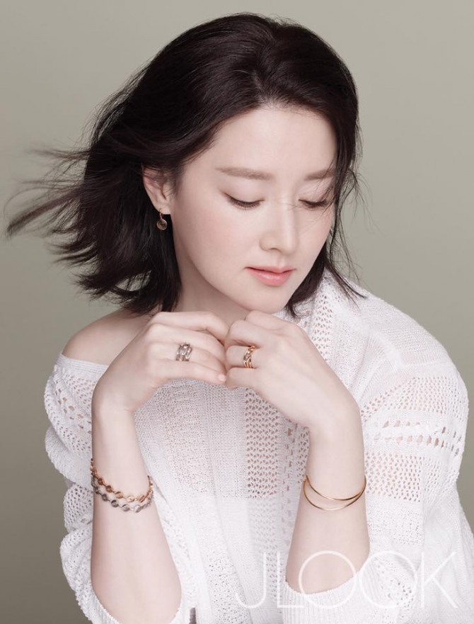 歲月沉淀的美！李英愛珠寶大片展無暇美肌 網友紛紛點贊【組圖】