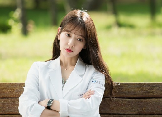 樸信惠《Doctors》挑戰演技 從叛逆少女成長為精英醫生【組圖】