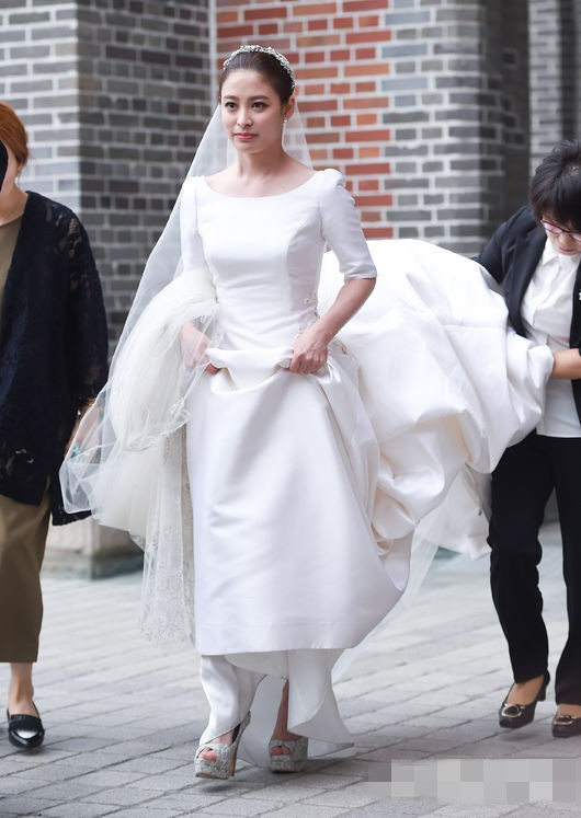韓演員樸喜本和導演男友舉行婚禮 交往3年修成正果【組圖】