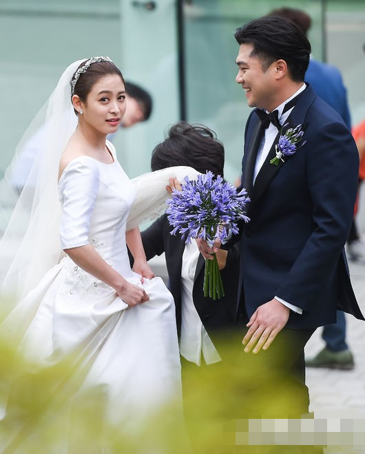韓演員樸喜本和導演男友舉行婚禮 交往3年修成正果【組圖】
