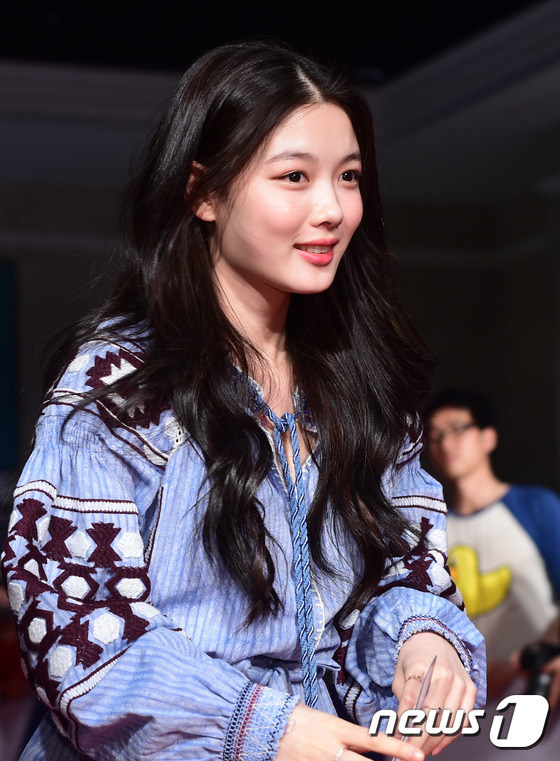 張娜拉現身小腿粗 金有貞李圣經膚白貌美吸睛【組圖】