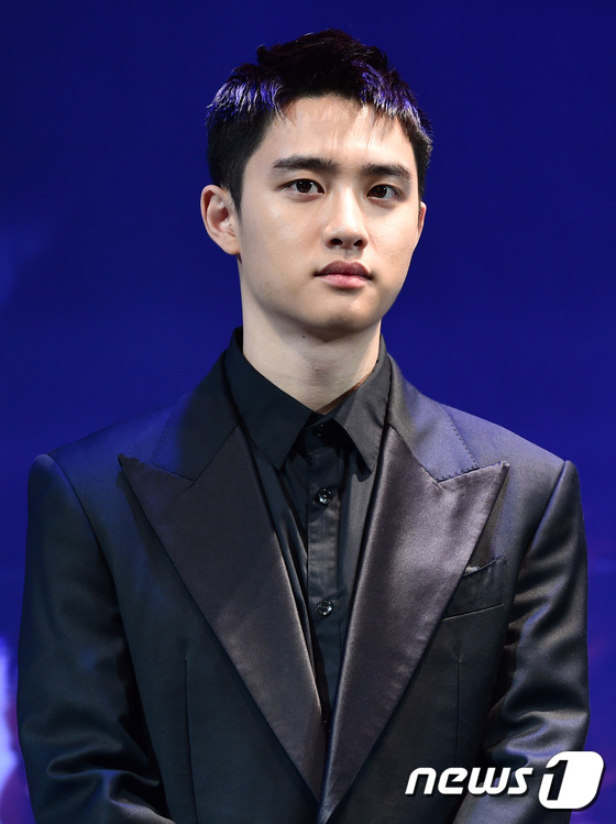 EXO全員出席《EX'ACT》發布會 張藝興呆萌kai粉發吸睛【組圖】