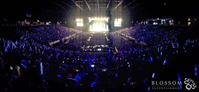 宋仲基香港粉絲見面會現場照 李光洙王祖藍助陣【高清組圖】