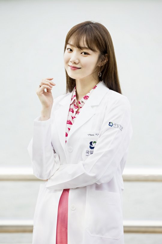 樸信惠金來沅出演醫生情侶《Doctors》公布主演劇照 【組圖】