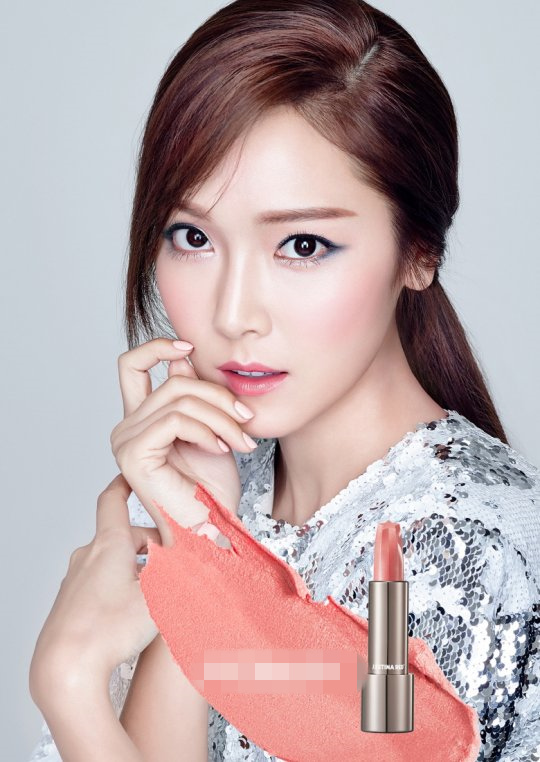 Jessica鄭秀妍口紅寫真 烈焰紅唇VS嬌嫩粉唇【組圖】
