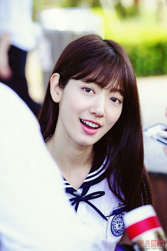 樸信惠新劇仍扮學生妹 違和感越來越強？【組圖】