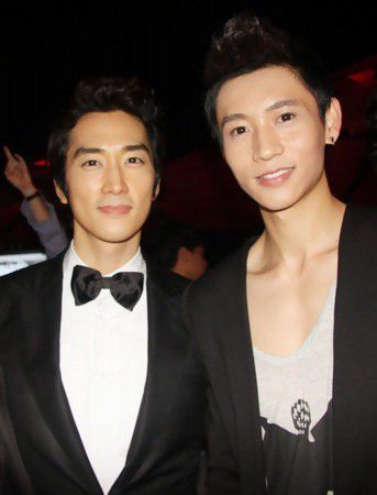 宋仲基吳彥祖全智賢范冰冰少女時代 中韓明星合照顏值PK【組圖】