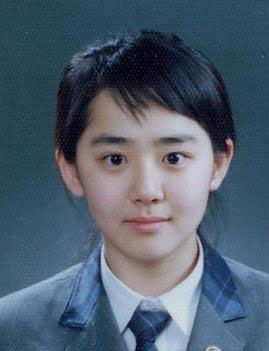 關曉彤高中畢業照清純可人 宋仲基李敏鎬等韓星學生時代青澀照【組圖】