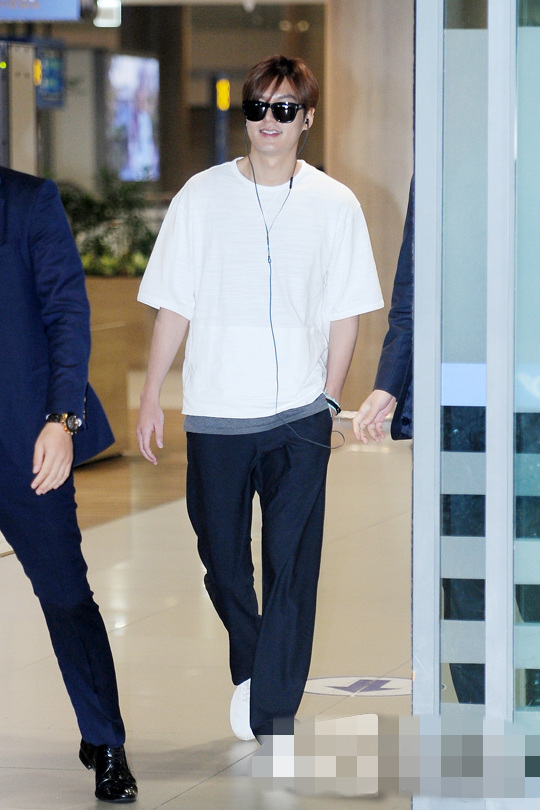 宋仲基權志龍金秀賢李敏鎬李鐘碩 韓國白衣男神全盤點【組圖】