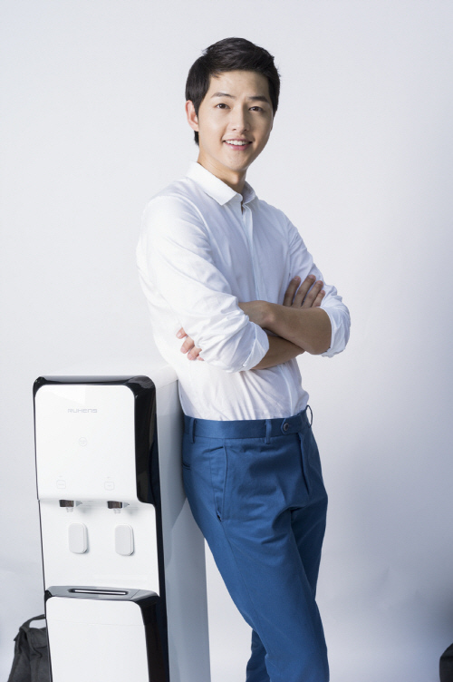 宋仲基權志龍金秀賢李敏鎬李鐘碩 韓國白衣男神全盤點【組圖】