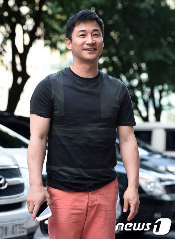 《戲子》終映宴池城帥氣現身 惠利中長LOB顯時尚【組圖】