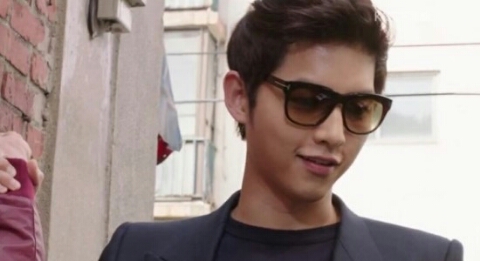 宋仲基李敏鎬宋慧喬權志龍金秀賢 韓星示范夏日必備單品墨鏡搭配【組圖】