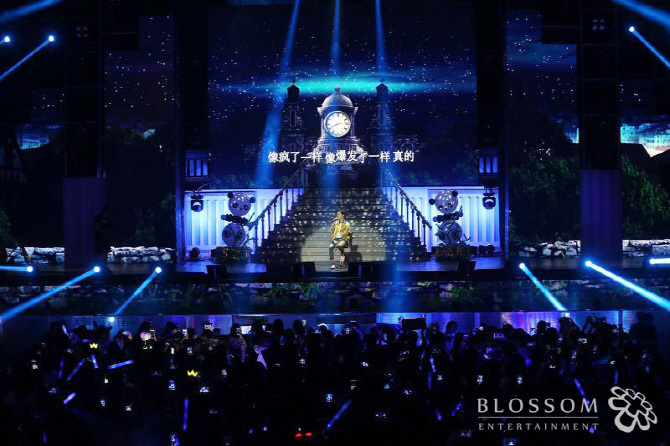 宋仲基成都粉絲見面會宋慧喬驚喜現身 雙宋CP再現“太后”經典場面【組圖】