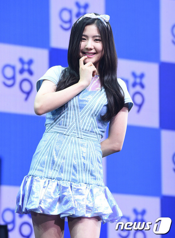 韓國女團gugudan出道showcase 9名少女清新可愛【組圖】