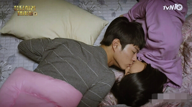 《任意依戀》金宇彬秀智“鼻尖kiss”引熱議 韓劇中經典浪漫吻戲盤點【組圖】