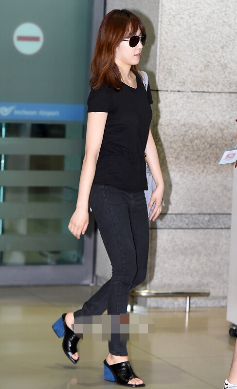 Eric徐賢真避緋聞分開走 《又是吳海英》劇組度假結束返韓【組圖】