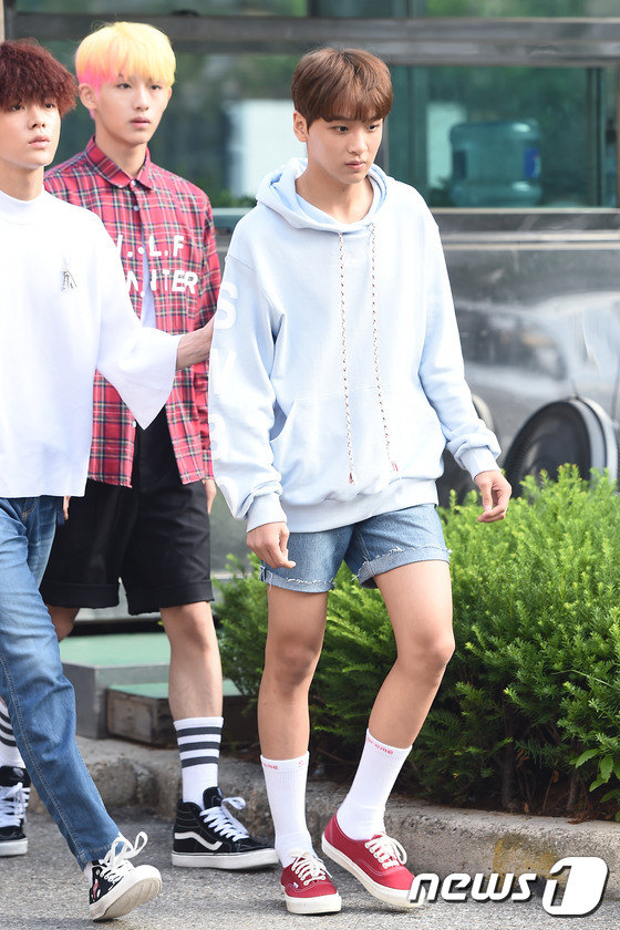 韓國女團“上班路”爭奇斗艷 SM新男團NCT 127首現身【組圖】