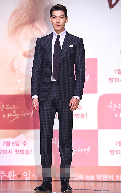 金宇彬 滿屏都是腿??！