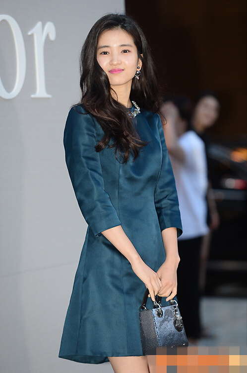 巨星云集！EXO燦烈世勛Eric帥氣亮相 允兒金惠秀崔智友同場比美【組圖】