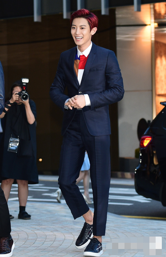 巨星云集！EXO燦烈世勛Eric帥氣亮相 允兒金惠秀崔智友同場比美【組圖】