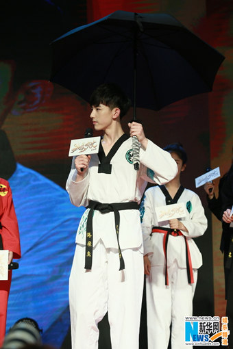 池昌旭出席《旋風少女2》開播發布會 與粉絲互動秀撩妹神技【組圖】