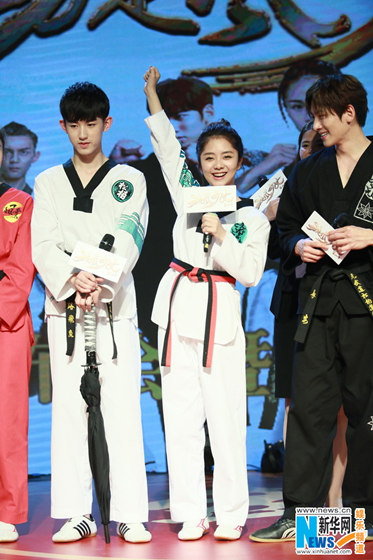 池昌旭出席《旋風少女2》開播發布會 與粉絲互動秀撩妹神技【組圖】