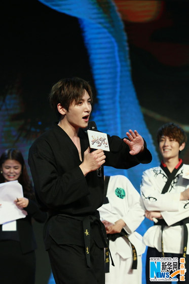 池昌旭出席《旋風少女2》開播發布會 與粉絲互動秀撩妹神技【組圖】