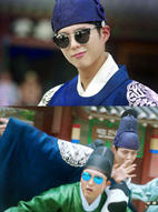 樸寶劍穿古裝跳廣場舞