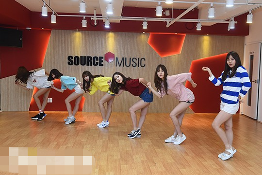 Gfriend新專輯排練花絮照公開 藝琳恩妃清純動人【組圖】