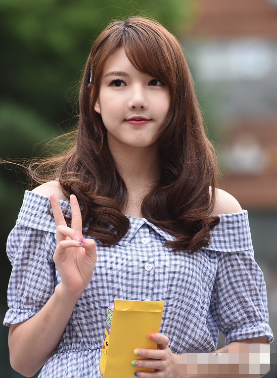 Gfriend、NCT12、Wonder Girls亮相“上班路” 偶像團體齊回歸【組圖】