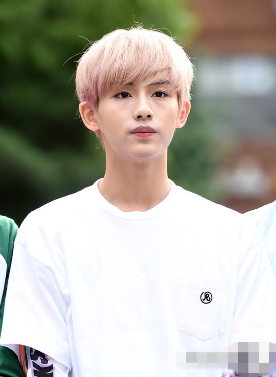 Gfriend、NCT12、Wonder Girls亮相“上班路” 偶像團體齊回歸【組圖】