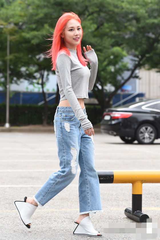 Gfriend、NCT12、Wonder Girls亮相“上班路” 偶像團體齊回歸【組圖】