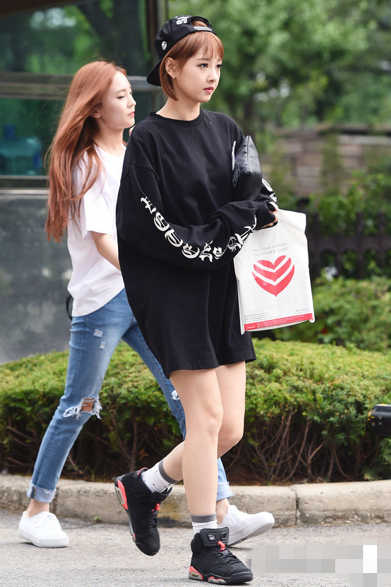 Gfriend、NCT12、Wonder Girls亮相“上班路” 偶像團體齊回歸【組圖】