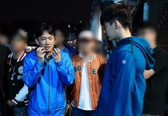 《W-兩個世界》海量劇照搶先看 李鐘碩自曝與韓孝珠吻戲比想象中多【組圖】