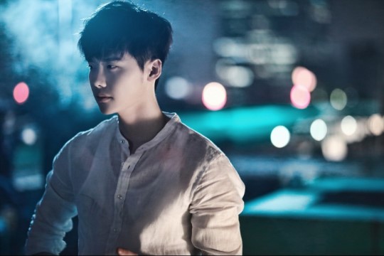 《W-兩個世界》海量劇照搶先看 李鐘碩自曝與韓孝珠吻戲比想象中多【組圖】