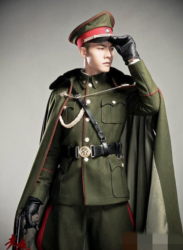 《老九門》陳偉霆領銜宋仲基李鐘碩霍建華胡歌 中韓男星制服造型盤點【組圖】