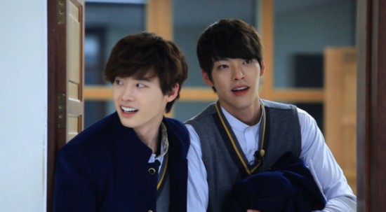 《老九門》陳偉霆領銜宋仲基李鐘碩霍建華胡歌 中韓男星制服造型盤點【組圖】