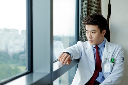 《老九門》陳偉霆領銜宋仲基李鐘碩霍建華胡歌 中韓男星制服造型盤點【組圖】