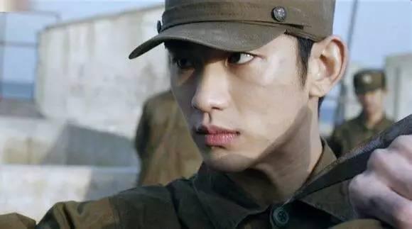 《老九門》陳偉霆領銜宋仲基李鐘碩霍建華胡歌 中韓男星制服造型盤點【組圖】