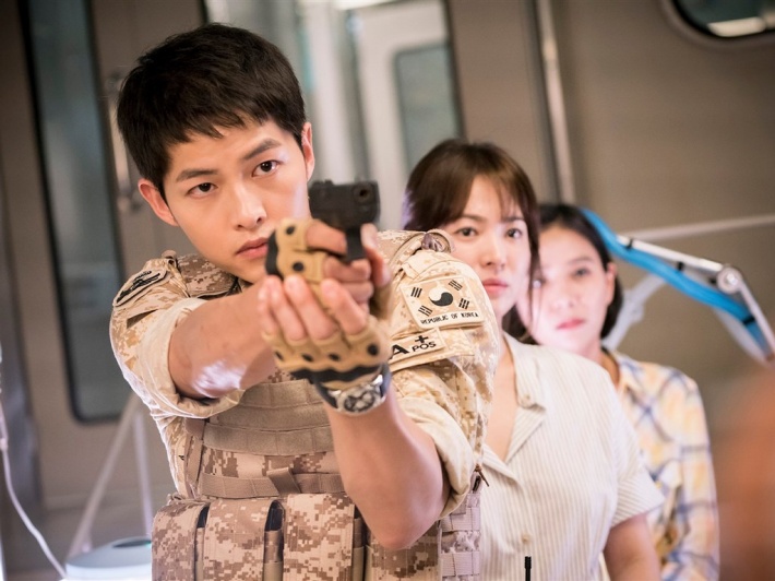 《老九門》陳偉霆領銜宋仲基李鐘碩霍建華胡歌 中韓男星制服造型盤點【組圖】