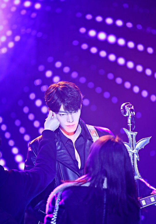 《任意依戀》拍攝花絮曝光 金宇彬有顏值有演技有歌喉俘獲粉絲心【組圖】