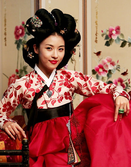 《幻城》宋茜領銜Angelababy允兒IU李英愛 盤點那些美翻天的古裝女神【組圖】