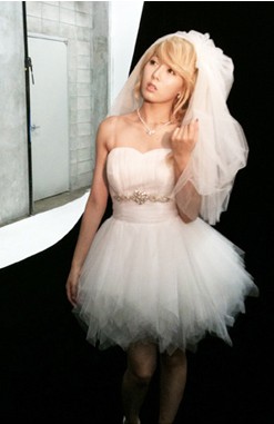 樸信惠宋茜秀智劉詩詩AngelaBaby 中韓女星婚紗造型PK誰最美【組圖】